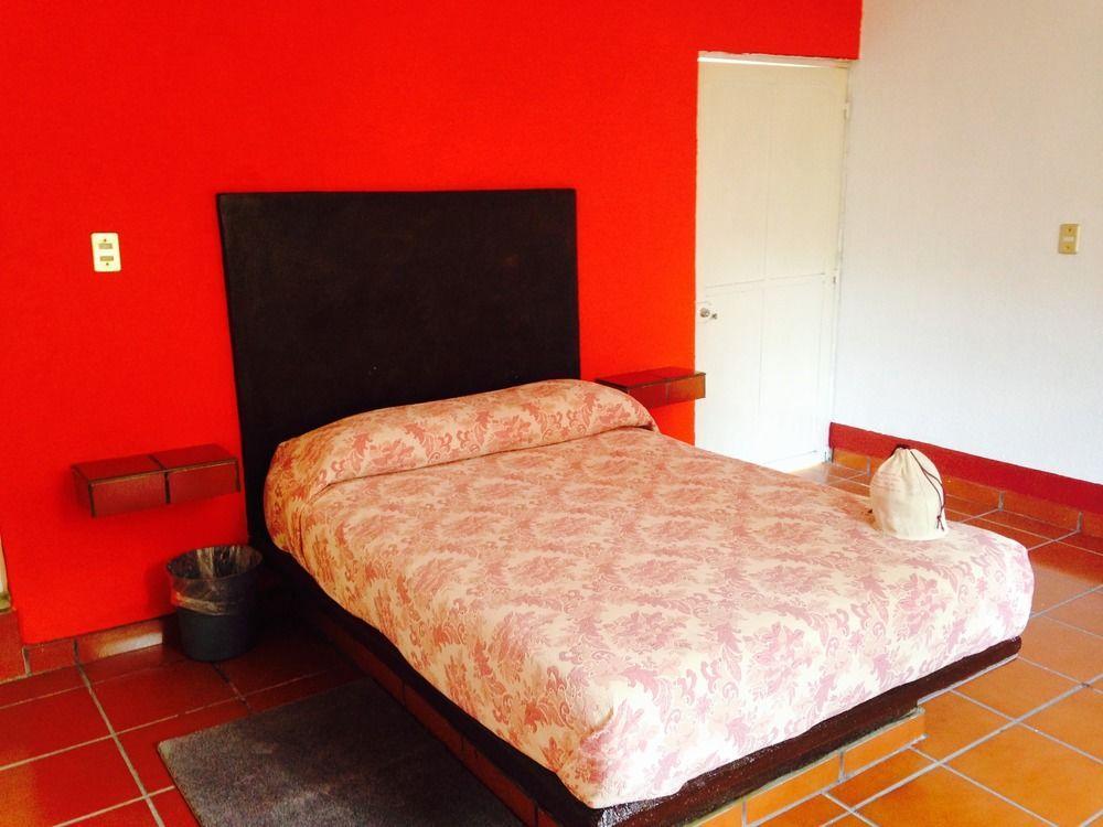 Ayenda Meson Del Rio Hotel Tepotzotlan Екстериор снимка