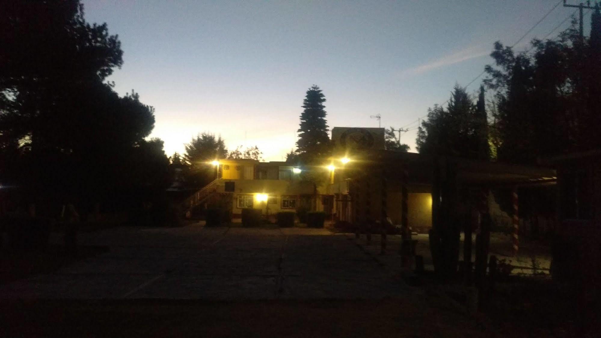 Ayenda Meson Del Rio Hotel Tepotzotlan Екстериор снимка
