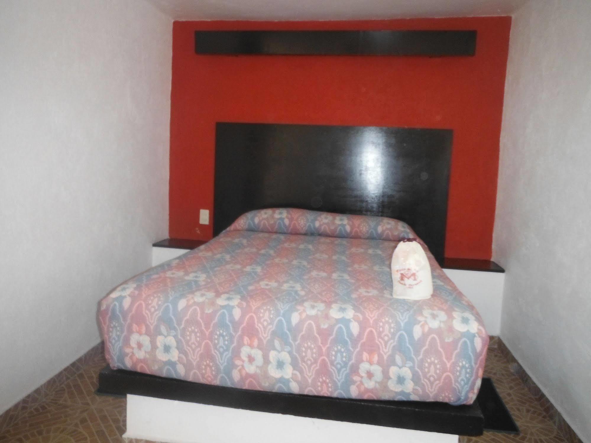 Ayenda Meson Del Rio Hotel Tepotzotlan Екстериор снимка
