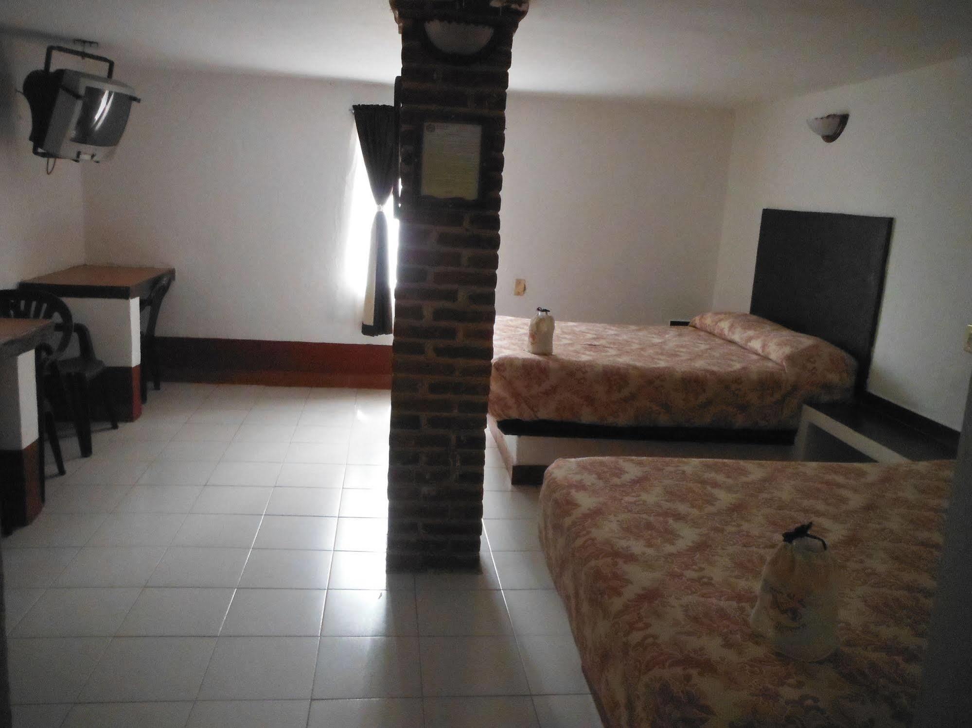 Ayenda Meson Del Rio Hotel Tepotzotlan Екстериор снимка